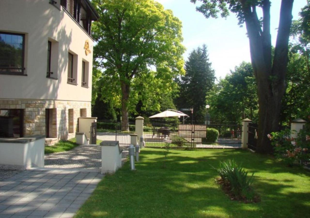 Hotel Jasny Dwor Polanica-Zdrój Esterno foto