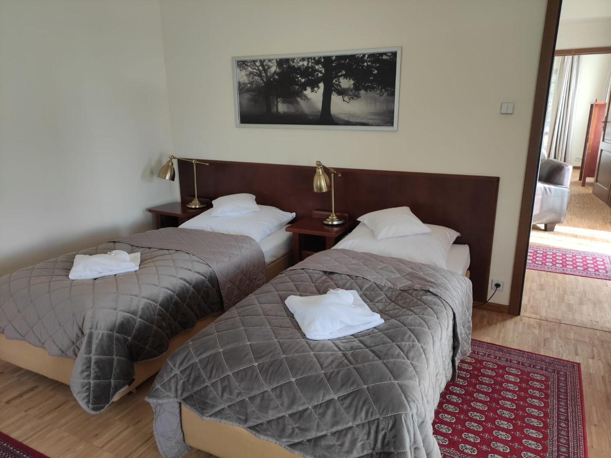 Hotel Jasny Dwor Polanica-Zdrój Esterno foto