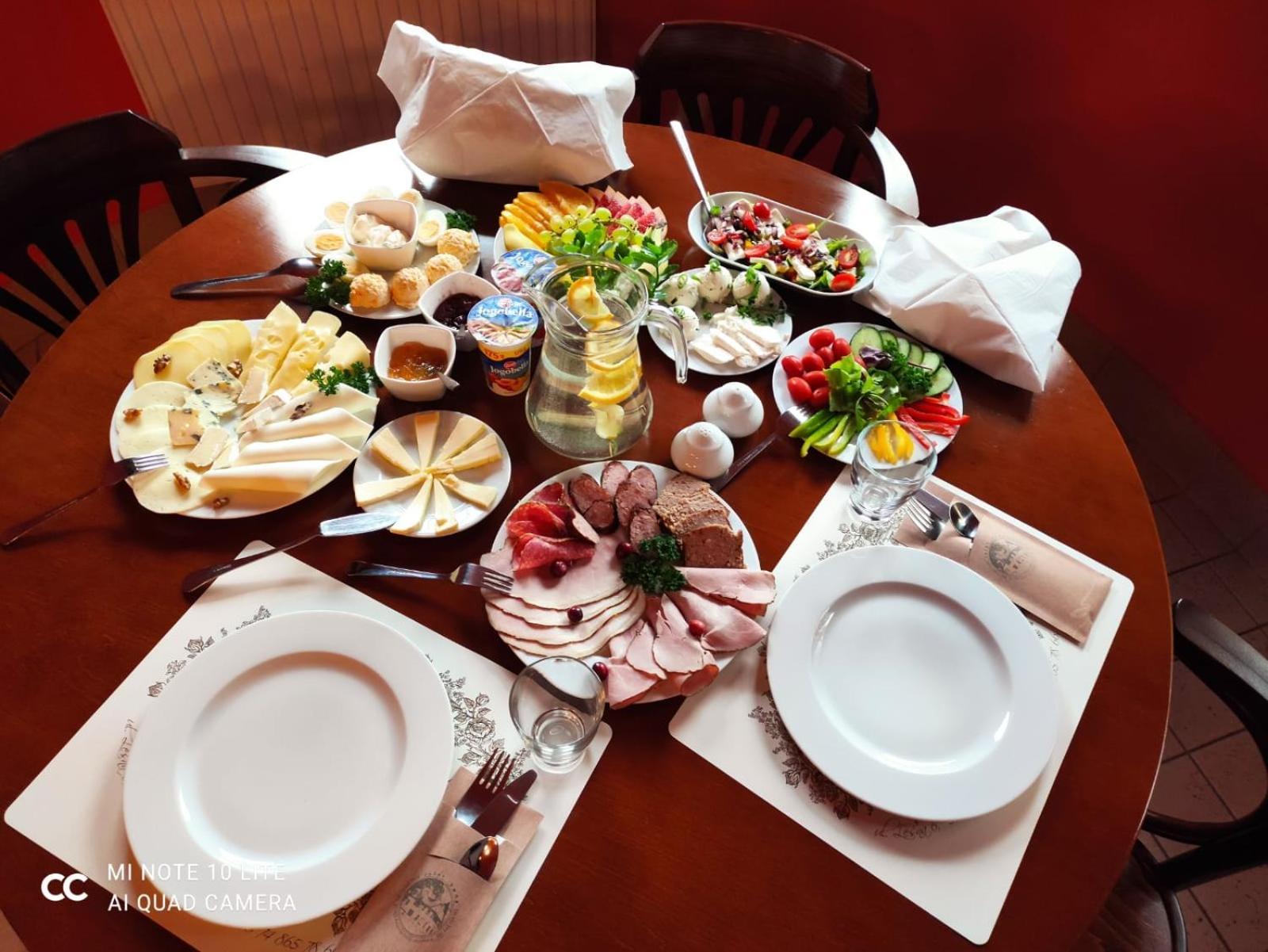 Hotel Jasny Dwor Polanica-Zdrój Esterno foto