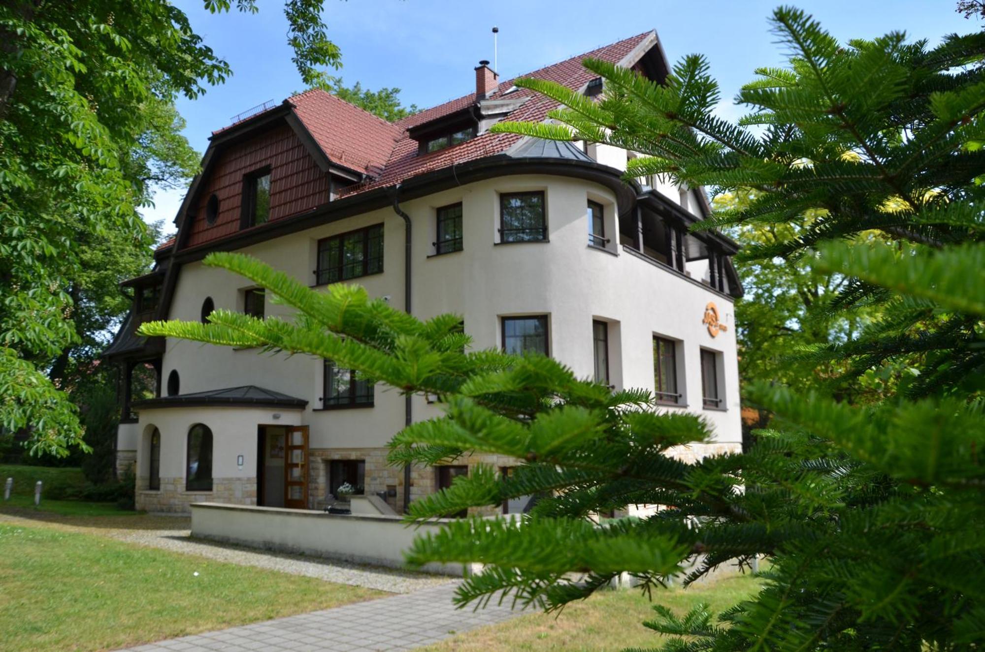 Hotel Jasny Dwor Polanica-Zdrój Esterno foto