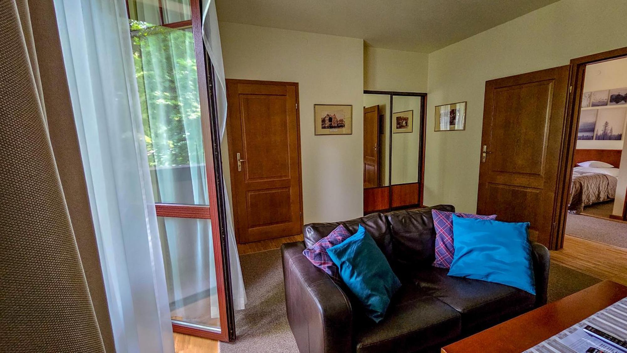 Hotel Jasny Dwor Polanica-Zdrój Esterno foto