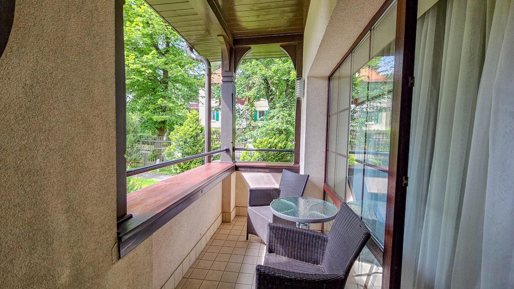 Hotel Jasny Dwor Polanica-Zdrój Esterno foto