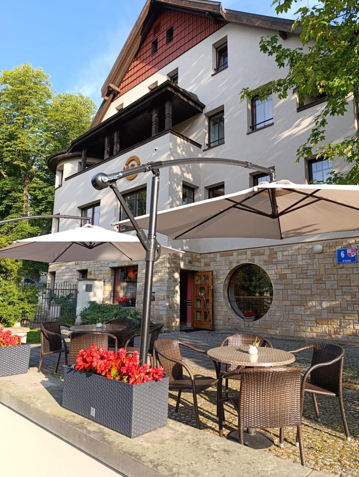 Hotel Jasny Dwor Polanica-Zdrój Esterno foto