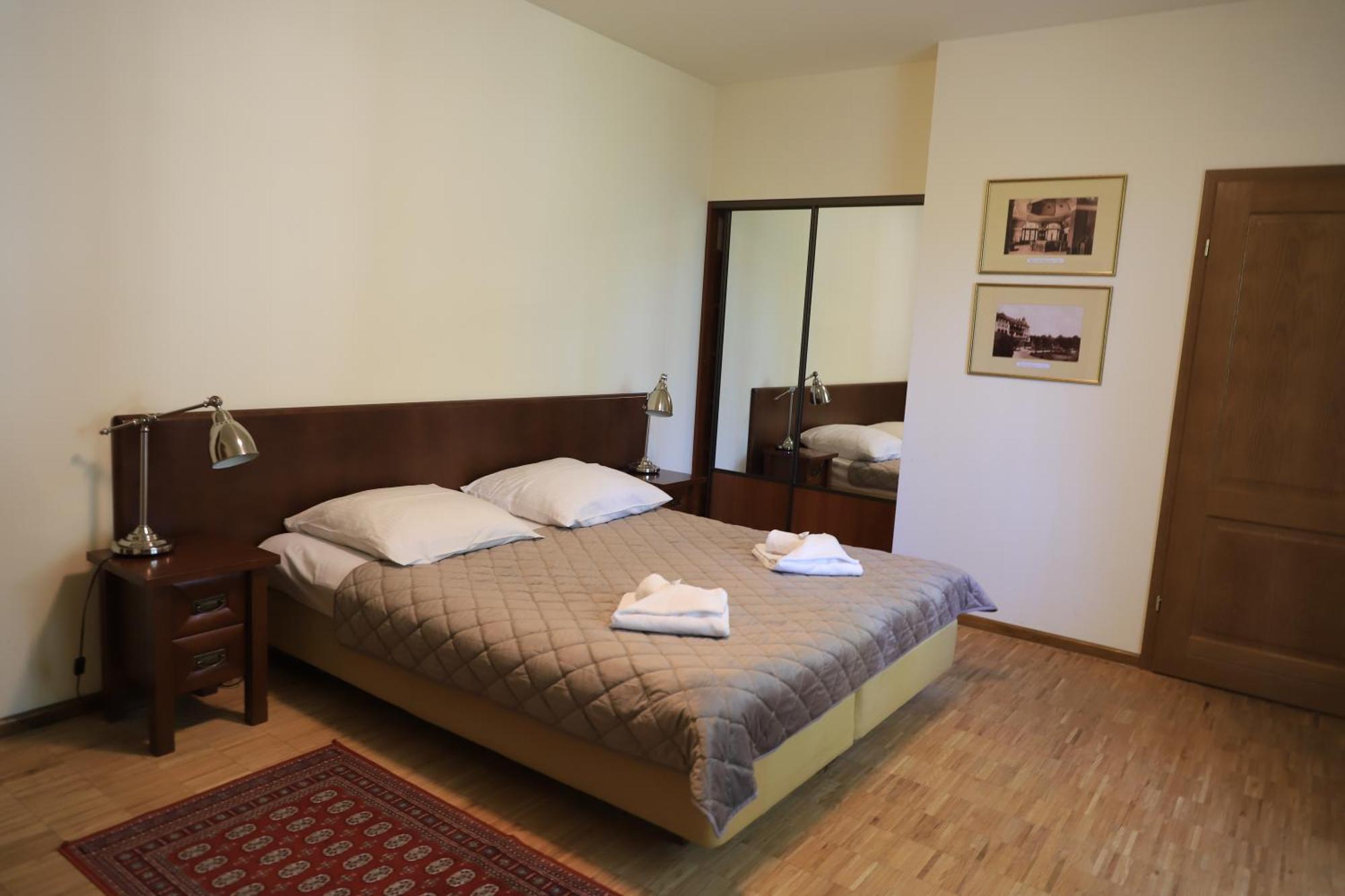 Hotel Jasny Dwor Polanica-Zdrój Esterno foto