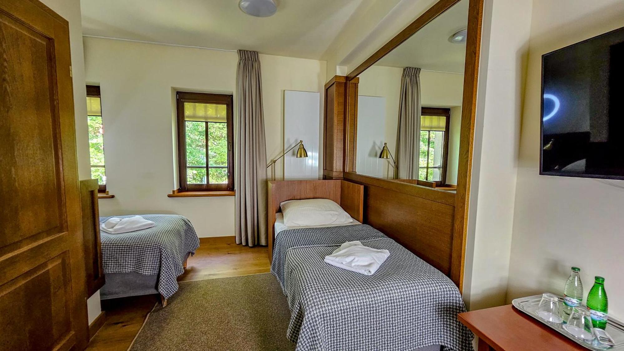 Hotel Jasny Dwor Polanica-Zdrój Esterno foto