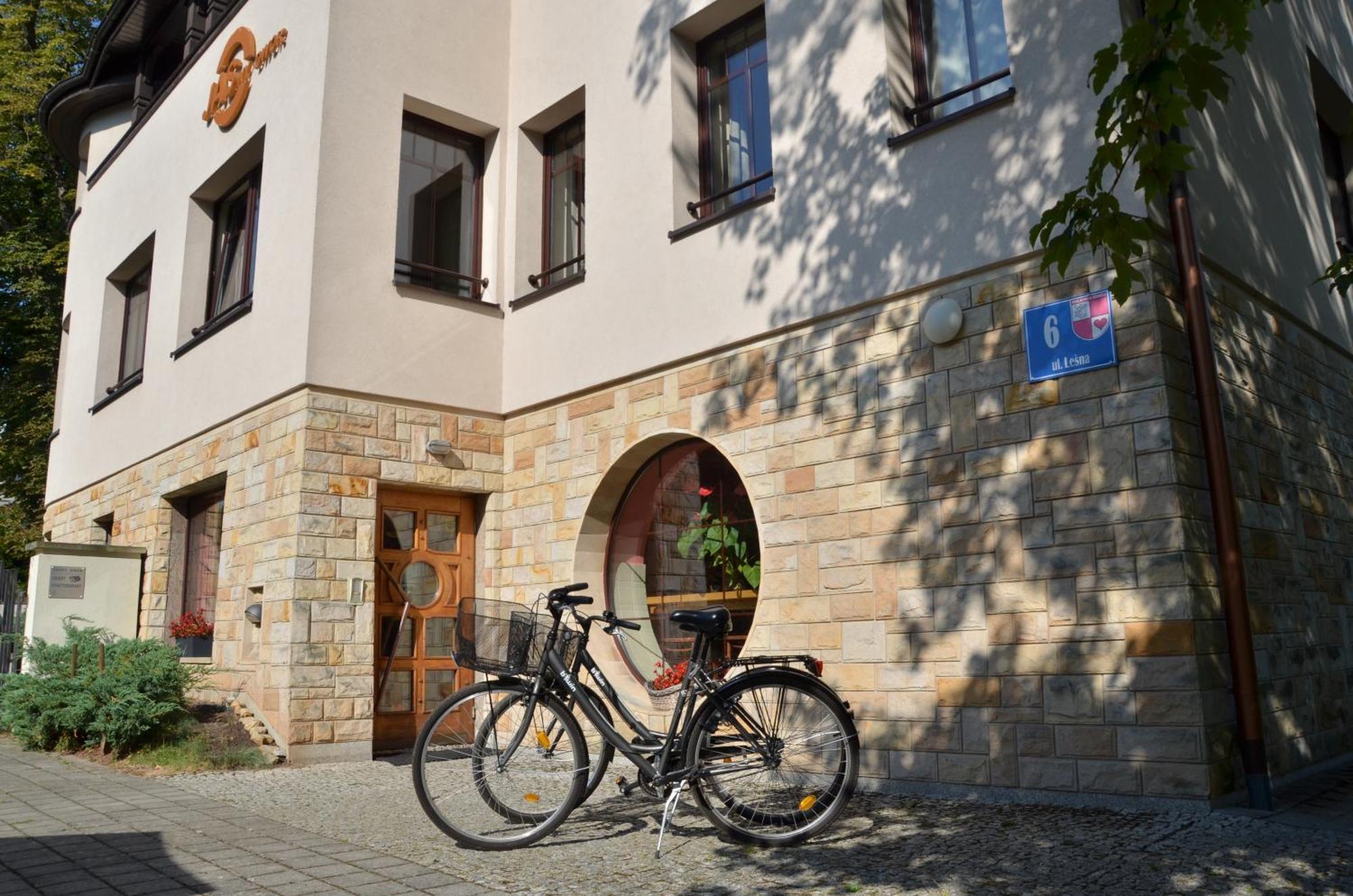 Hotel Jasny Dwor Polanica-Zdrój Esterno foto