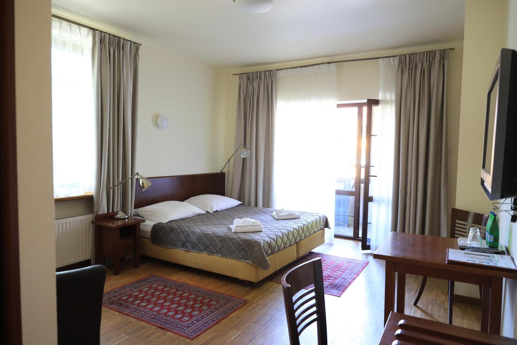 Hotel Jasny Dwor Polanica-Zdrój Esterno foto